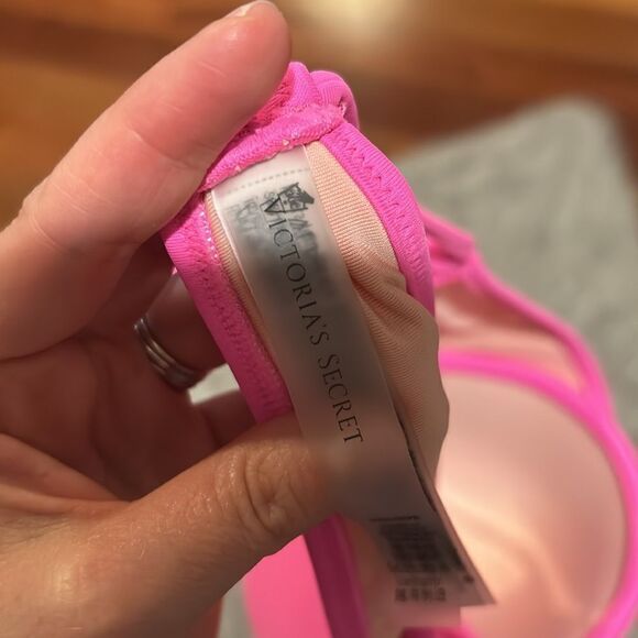 Victoria secret pink push-up halter‎ style ruffled swimsuit top - Picture 4 of 5